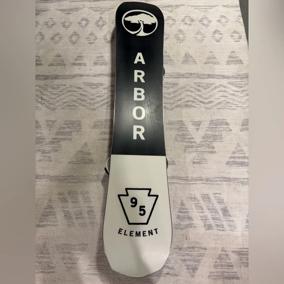 Arbor Element Camber 156 with Union Force medium bindings - Picture 3 of 5